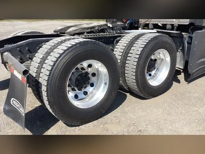 2024 Freightliner Cascadia 1260d8f5261b820bc923ea367374a4543f3