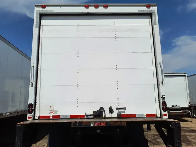 2017 FREIGHTLINER M2 106