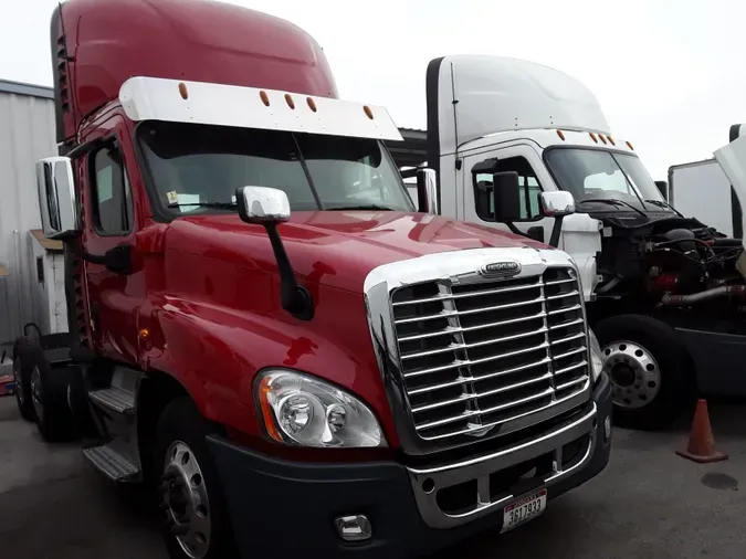 2017 FREIGHTLINER/MERCEDES CASCADIA 125