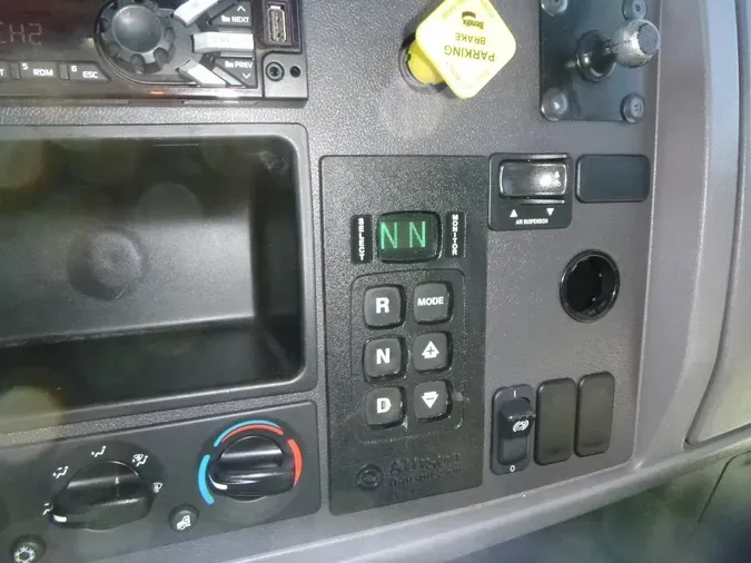 2020 Peterbilt 337