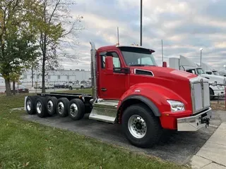 2025 Kenworth T880