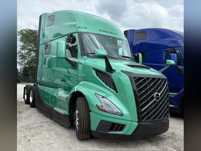 2026 VOLVO TRUCK VNL64TV04