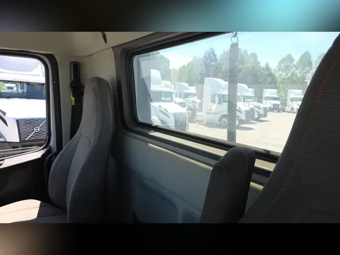 2019 Volvo VNL300