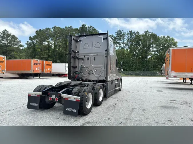 2024 Freightliner Cascadia