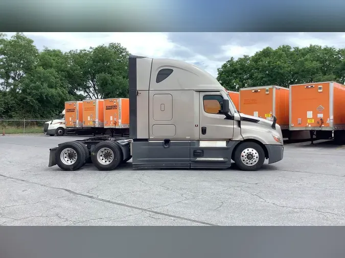 2025 Freightliner Cascadia 126