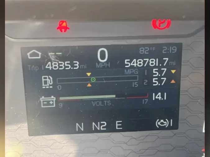 2020 VOLVO VNR64T-640