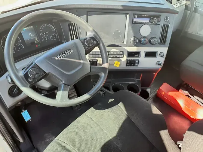 2019 FREIGHTLINER NEW CASCADIA 116