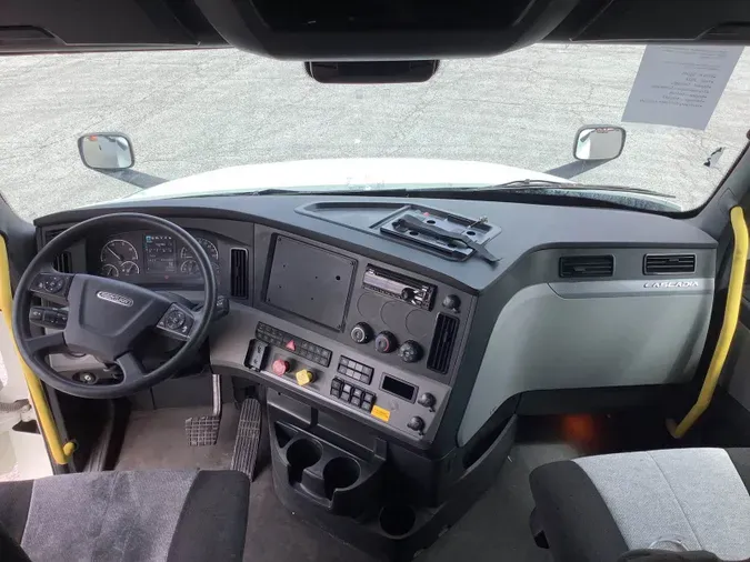 2022 Freightliner Cascadia 126