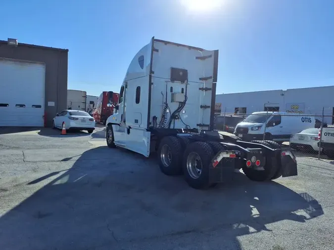 2020 FREIGHTLINER/MERCEDES CASCADIA 1250daa547ebda0559230ee28f413cbf267