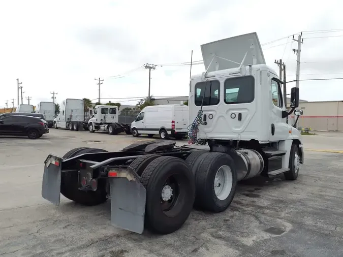 2019 FREIGHTLINER CASCADIA 125
