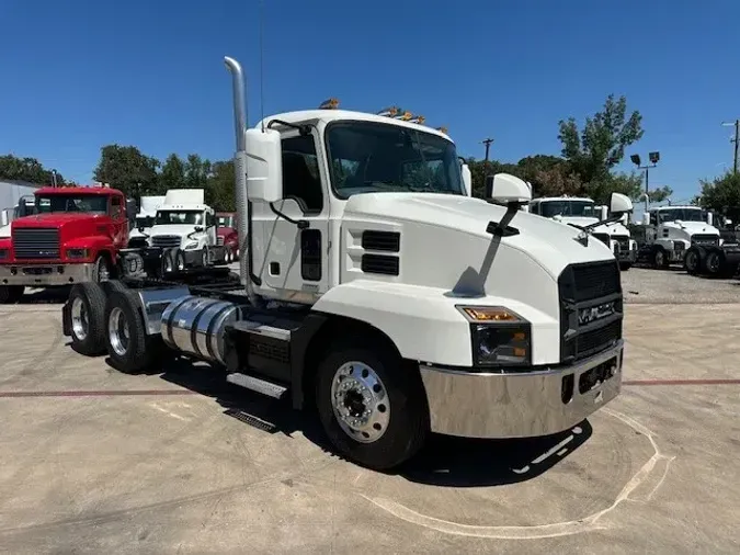 2022 MACK AN64T