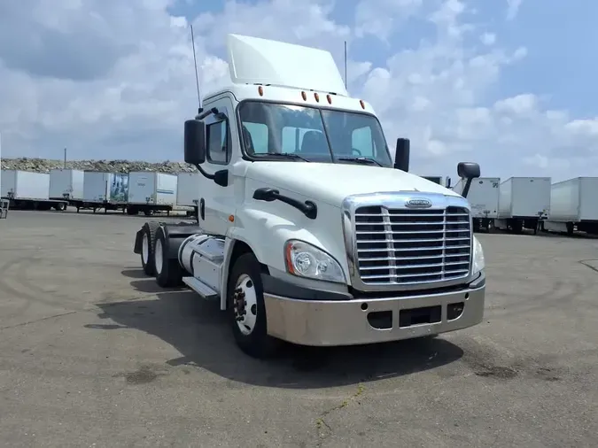 2019 FREIGHTLINER/MERCEDES CASCADIA 1250db3ec7374798c15ae7e7fb75380d47e
