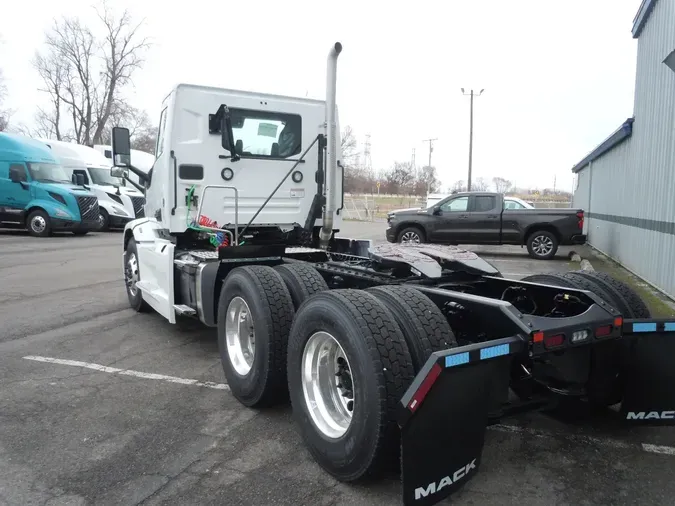 2026 MACK Pioneer Daycab0db5c0a41fee95e568d0e8c0d1510eff