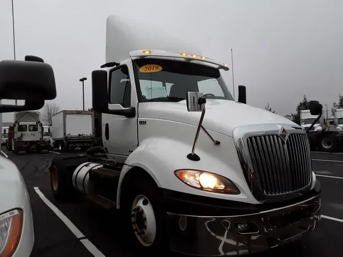 2019 NAVISTAR INTERNATIONAL RH613 DAYCAB S/A0db5fbcf38cd622af143a19bbbabfe08