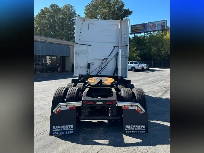 2019 VOLVO VNL64T760