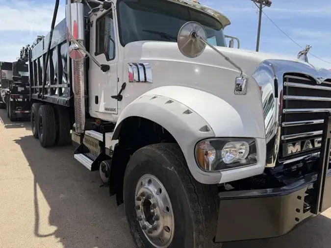 2014 MACK GRANITE GU713