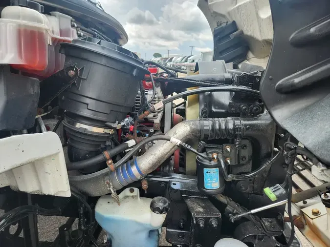 2016 FREIGHTLINER M2