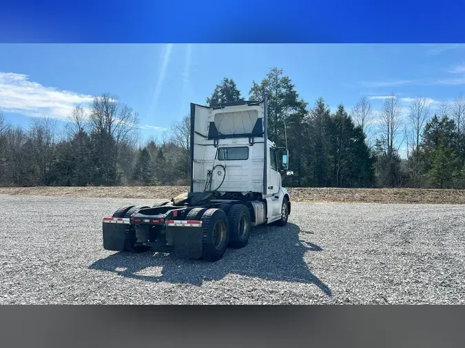 2018 Volvo VNL300