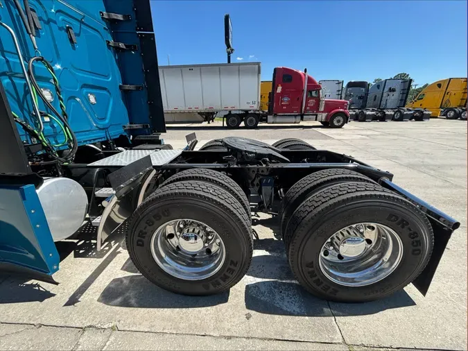 2024 Freightliner Cascadia 126