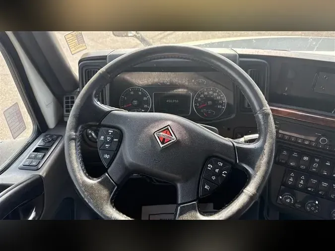 2021 INTERNATIONAL LT