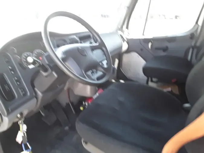 2018 FREIGHTLINER/MERCEDES M2 106