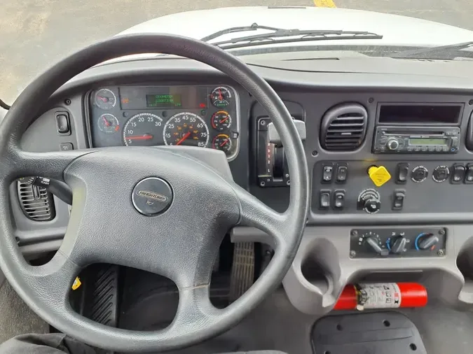 2017 FREIGHTLINER/MERCEDES M2 106