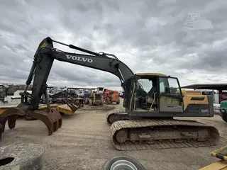 2013 VOLVO EC220DL