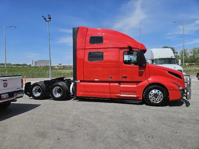 2023 VOLVO VNL64T860