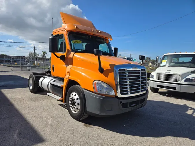 2019 FREIGHTLINER/MERCEDES CASCADIA 125