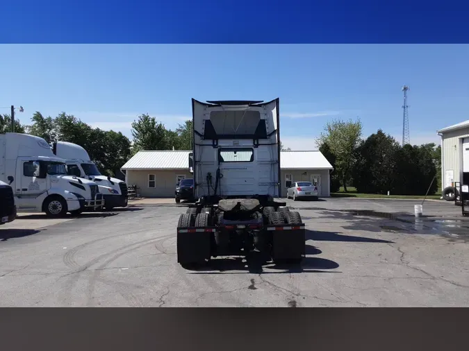 2020 Volvo VNL300