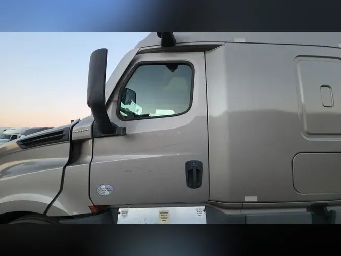 2023 Freightliner Cascadia 126