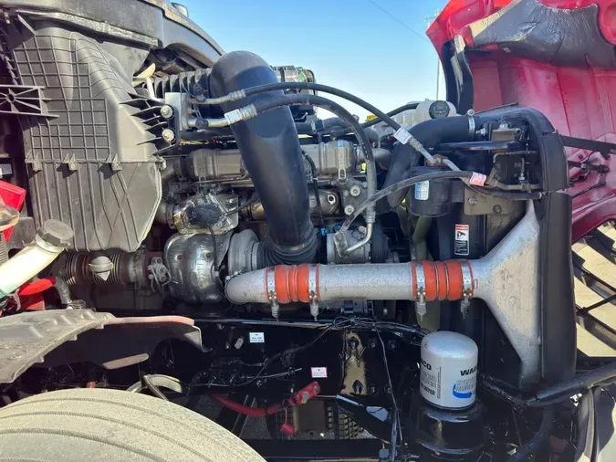 2022 FREIGHTLINER Cascadia 126