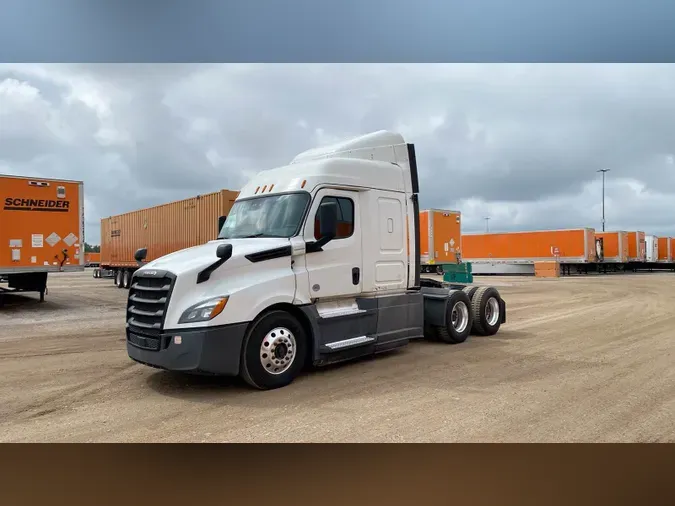 2020 Freightliner Cascadia 126