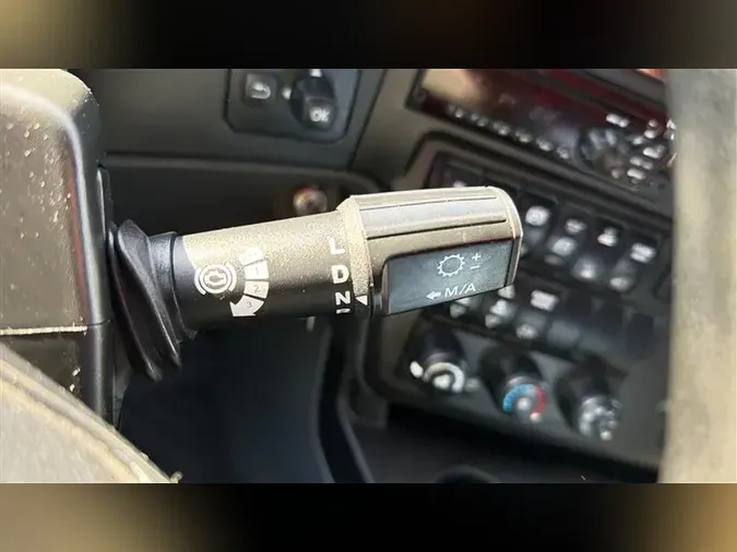 2021 INTERNATIONAL LT