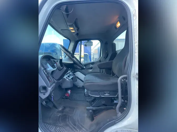 2016 FREIGHTLINER/MERCEDES M2 1060dd61e730064948675db289dab809a18