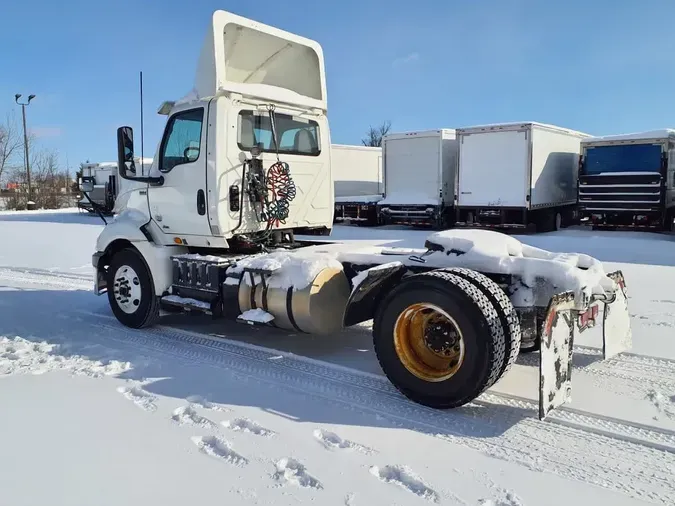 2019 NAVISTAR INTERNATIONAL RH613 DAYCAB S/A