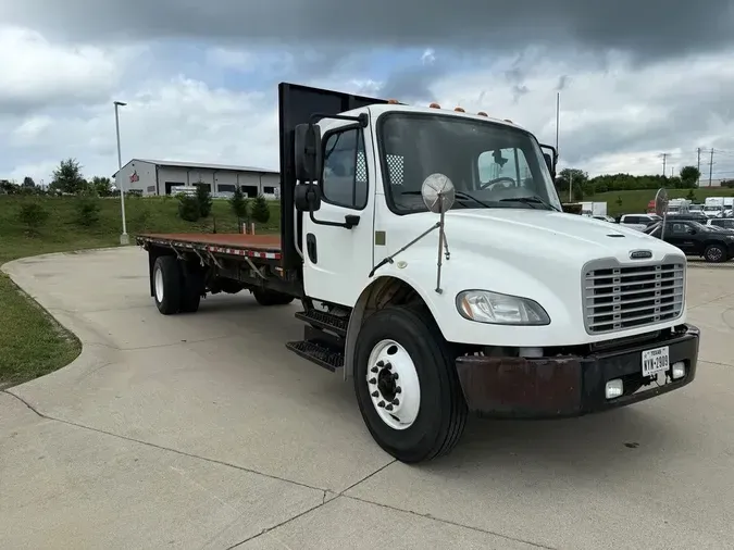 2018 Freightliner M2 106
