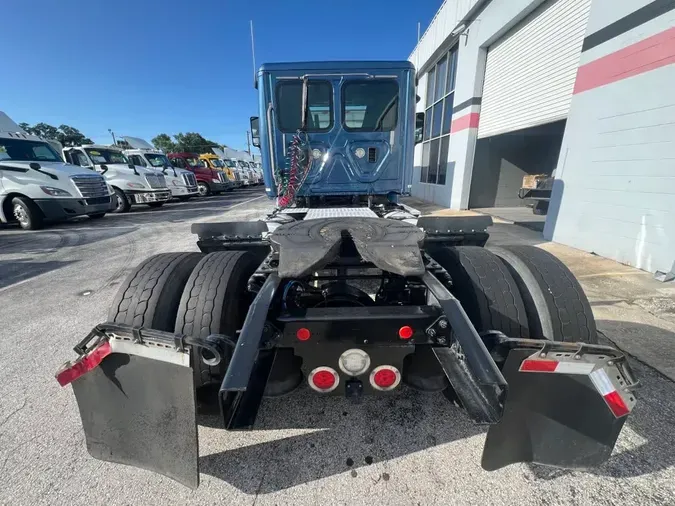 2017 FREIGHTLINER CASCADIA 113