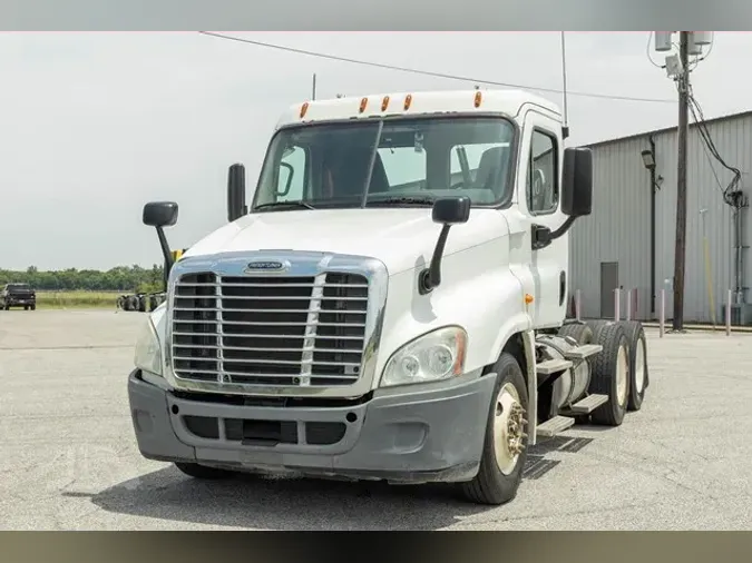 2015 FREIGHTLINER CASCADIA 1130dd7e3da657f2ad96f776fc3f4159cc1