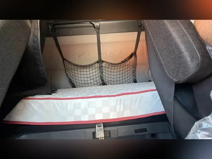 2021 Freightliner Cascadia 126