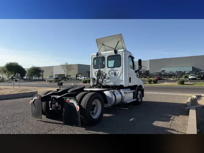 2020 FREIGHTLINER/MERCEDES NEW CASCADIA 116