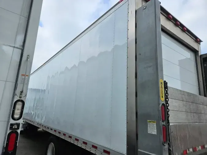 2019 FREIGHTLINER/MERCEDES M2 106