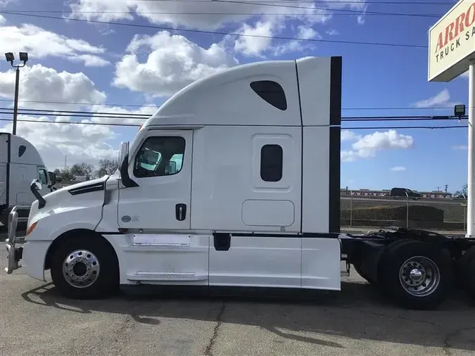 2022 FREIGHTLINER CA126