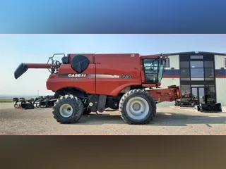 2013 Case IH 8230