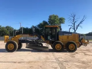 2016 John Deere 772G