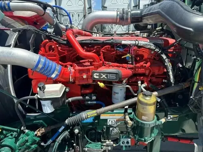 2023 Peterbilt 389