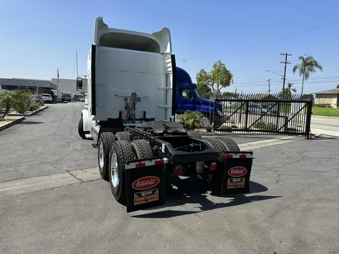 2016 Peterbilt 389