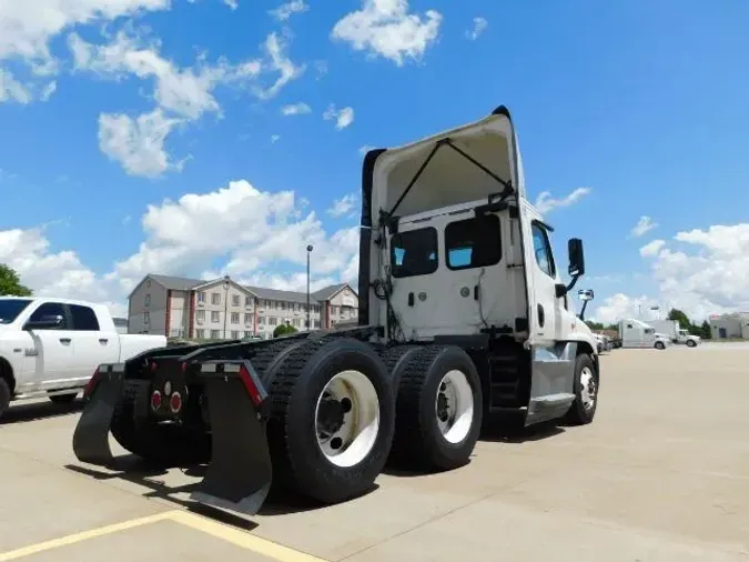 2018 Freightliner Cascadia 125