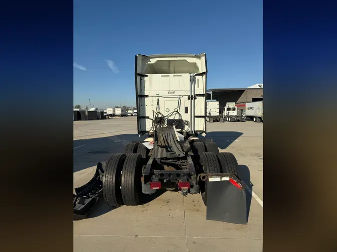 2019 NAVISTAR INTERNATIONAL LT625 SLPR CAB