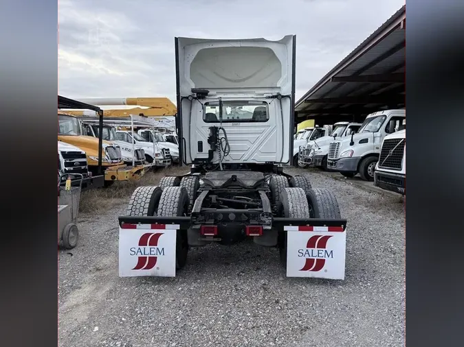 2020 INTERNATIONAL LT